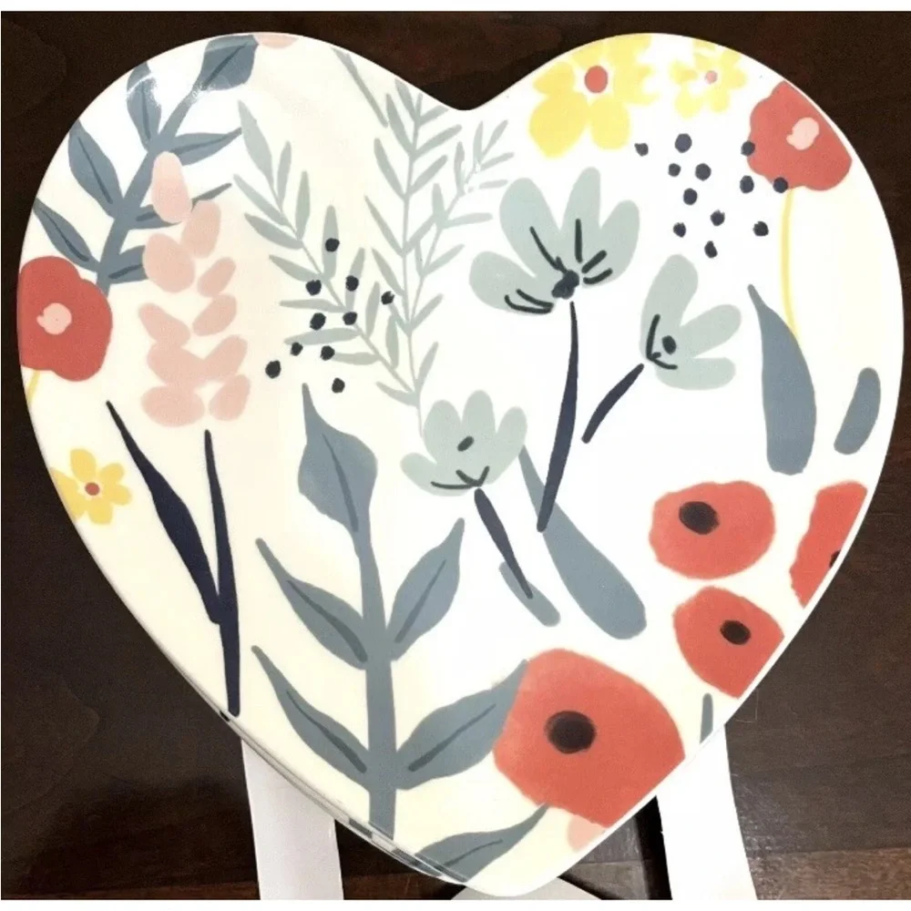 Eaton Fine Dining 4pk Heart Shaped Side Salad Appetizer Plates Floral Valentines